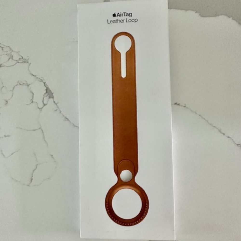 NIB Official Apple AirTag Leather Loop Case Saddle Brown Genuine Leather